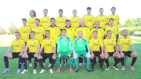 vordere Reihe: Simon Fischer, Eniz Bulut, Felix Kaiser, Dominik Schlipf, Johannes Scholz, Nico Brenner, Alexander Bechthold, Jeton Avdyli

 

mittlere Reihe: Noah Niess, Philipp Haas, Trainer Sven Trouerbach, Betreuer Harald Fischer, TW-Trainer Lothar Scholz, Abtl.leiter Dietmar Förstner, Patryk Kokot

 

hintere Reihe: Martin Beyrle, Simon Fischer, Gioacchino Colletti, Philipp Schiele, Michael Schiele, Tim Brenner, Tim Bastendorf

 

Es fehlen: Vedran Cutura, Florian Rettenmaier, Volker Schiele und Loris Gentner
