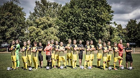 1. Herren SV Hellern Saison 2018/2019 Bezirksliga Staffel 5 Weser-Ems

Foto: Bernd Seyme