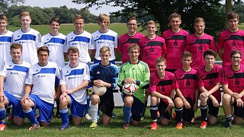 Stehend von links nach rechts: Trainer Thomas Ostermaier, Christoph Durmaier, Marco Walther, Markus Eberl, Lukas Scheibinger, Markus Wimmer, Thomas Rieger, Julian Erdner, Christoph Widbiller, Martin Blenninger, Daniel Baumgärtner, Stefan Schmid, Manuel Huber, Patrick Aigner, Manuel Bergmoser, Trainer Markus Finkenzeller
Kniend von links nach rechts: Richard Hartmann, Markus Tobschall, Michael Eckmeier, Nicolai Stulich, Fabian Vilsmaier, Florian Wenzl, Markus Fellner, Patrick Limmer, Markus Stockinger, Andreas Knaus, Daniel Nossia, Robert Aschenbrenner