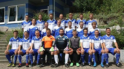 Teamfoto 2105/2016:
Hintere Reihe von links nach rechts:Julian Schenk, Julian Ruoff, Robin Schönbach, Sven Saur, Felix Krasser, Christoph Frank, Alexander Hantel...mittlere Reihe von links nach rechts: Louis Elser, Steffen Mezger, Christian Herrmann, Sascha Capo, Kevin Grauer, Tobias Hageloch...vordere Reihe von links nach rechts: Fabian Saur, Dominik Mayer, Matthias List, Jörg Rinker, Sascha Kurzenberger, Frank Herrmann, Tobias Frank, Daniel Saur und Patrick Deh...es fehlen: Philipp Deh, Tobias Fulde, Frowin Ströle, Christopher Herrmann, Marcel Flammer, Dennis Mezger, Hans Bächle, Timo Kuhn, Manuel Ruoff, Patrick Ruoff, Benjamin Hageloch, Felix Bahnmüller, Thorsten Sauer, Peter Lenz, Simon Herrmann und Betreuer Karl-Heinz-Gekeler
