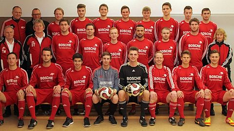 Hinten von links: Trainer Josef Vornhagen, Fußballobmann Peter Zeglin, Stephan Stukenborg, Jens Sündermann, Florian Greiffendorf, Andre Wohlers, Michael Kohls, Sebastian von Merveldt, Nico Emich, Nikolai Selevanov 
Mitte von links: Torwarttrainer Karl-Heinz Egbers; Betreuer Werner Mucker, Peter Krotzeck; Gerrit Strey; Felix Jansen, Irfan Akan, Waldemar Lell, Raphael Dornieden, Physiotherapeutin Anke Tabeling-Ahlrichs
Vorne von links: Mike Thomas, Fabian Meyer, Suelyman Odabasi, Hans Meyer, Willi Heise, Ulrich Berding, Christian kl. Holthaus, Dennis Jex