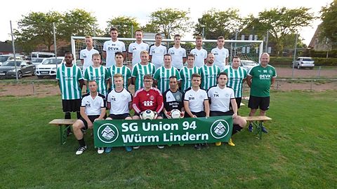 obere Reihe von links nach rechts:
Maurice Rixen, Björn Deckers, Alexander Kampmann, Sven Seeber, Dustin Emunds, Timo Lubberich, Mikolaj Gesikiewicz

mittlere Reihe von links nach rechts:
Andy Nwoka, Kai "Uwe" Hellenbrand, Erhan Ari, Tim Hausmann, Armin Hilgers, Leon Roß, Thomas Pazur, Jan Henseler, Trainer Frank Lengersdorf

untere Reihe von links nach rechts:
Kim Eisold, Pascal Esser, Sebastiano Mies, Skander Bensaci, Domenik Maybaum, Tim Kreutz

Fehlen: Betreuer Norbert Pfingsten, Michael Bodden, Christian Schmidt, Michael Göttel, Niklas Dohmen, Cornelius Adams, Luca Herrlich, Marvin Schmidt, Pascal Rixen