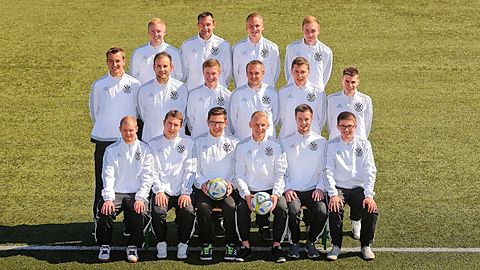 hinten von links: Andre Benner, Carsten Roth, Nick Schmidt, Tobias Emert.
mittlere Reihe von links: Tim Schmidt, Patrick Lenz, Jan-Philipp Klein, Sebastian Schirmer, Moritz Stenger, Marvin Aurand.
vordere Reihe von links: Oliver Trimbos, Alexander Klaus, Deniz Barak, Andre Becker, Moritz Unterderweide, Moritz Wege.