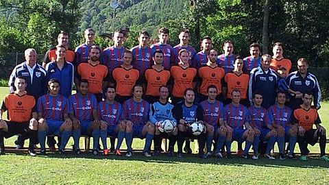 Hinten v.l.: Di Paolo (Trainer), Schmidt, Hiller, Hovhannisyan, Krötz, Kessler M., Ucurum, Jobstmann, Zöller, Schuh
Mitte v.l.: Gramlich (1.Vors.)Kessler A. (Med. Abteilung), Englert (TW-Trainer), Grüber, Rößler, Kristall, Luthringhausen, Hyseni B., Stark (2.Vors.), Uhrig (Spielaus.)
Vorne v.l. Trunk, Ayhan, Brissa E., Karadag, Bellanova, Kloos, Felice, Hyseni L., Schmitt, Uslu, Brissa A., Caka,