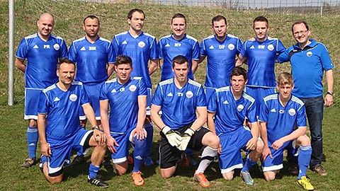 von links hinten: Patrick Rathgeber, Bozo Mamuza, Johannis Giechel, Michael Vogt, Alexander Scurec, Sebastian Waschke, Betreuer Oliver Kosch.
Von links vorne: Trainer Josip Nikolic, Ivan Nadj, Tobias Stobbe, Lukas Reichenberger, Christian Schönefeldt