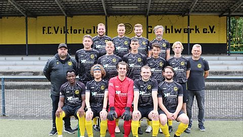 Mannschaftsfoto: Herren - 2. Mannschaft - FC Viktoria 1911 Gruhlwerk - Saison 25/26