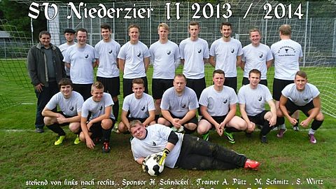 SV Niederzier II 2013/2014 mit Sponsor H. Schnäckel