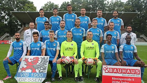 h.v.l. Ruben Hamann, Ömer Günes, Aziz Seck, Christo Giovanakis, Johannes Michel, Mehmet Baysal,
m.v.l. Trainer Mike Adams, Jassem Samir, Taner Gülay, Philip Bauch, Adam Schramko, Daniel Christen, Co-Trainer Pepi Lazarov,
v.v.l. Gabriel Birol, Amirali Rezaei, Steven Rumpf, Christian Eichhöfer, Khiter Abdelhak, Daniel Mehari, Ali Ryan Kone.
Es fehlen: Mario Miljkovic, Maroun Houtch, Filimon Yemane, Teammanager Mario Gelo.