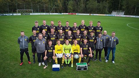 I. Mannschaft FC Oberpöring Kreisliga Isar-Rott mit Betreuerteam