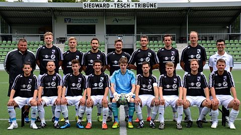 Hintere Reihe von links nach rechts: Trainer Christoph Klein, Sebastian Pawils, Robert Ihne, Leo Steffen, Sascha Heinrichs, Alexander Heller, Michael Noss, Jan Richter, Giuseppe Grassia

Vordere Reihe von links nach rechts: Pascal Schneider, Steven Koch, Marian Fengler, Christian Gabel, Timo Röttger, Mario Schütz, Tobias Wiebe, Maximilian Sülzer, Lars Kuck