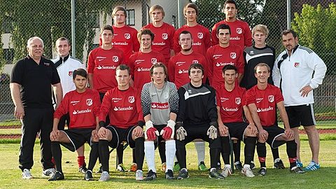 Hintere Reihe von links:
Hartmann Dominik, Vogl Klaus, Kastl Stefan, Uzun Onur

Mittlere Reihe stehend von links:
Vierthaler Walter (Abteilungsleiter Fußball), Wolf Christian (Trainer), Tremmel Maxi, Pletz Kevin, Widder Maxi, Vetterl Robert, Steffens Niklas (Betreuer), Priller Stefan (Sportlicher Leiter)

Vordere Reihe sitzend von links:
Ucman Erkan, Siedentopf Sigfried, Müller Dennis, Goldbrunner Stefan, Artmann Marvin, Sterzl Benedikt

Es fehlen: Kastrati Valon, Braun Christopher, Vetterl Fabian, Gerk Ilja, Gerk Vitali