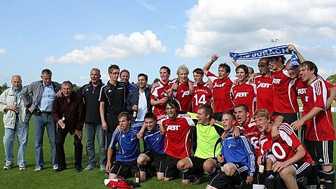 Die erste Mannschaft des VfB Durach ist Vizemeister der Bezirksoberliga Schwaben und steigt in die Landesliga Süd auf!