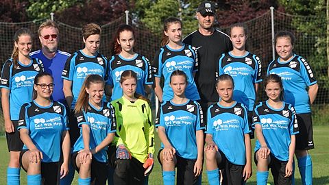 B-Juniorinnen 2015/2016

Es fehlen: Karin Ubben-Siems (Trainerin) - Sina Teuser