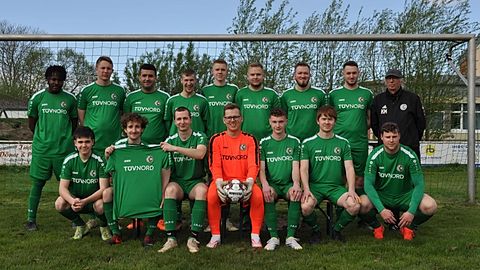 Mannschaftsfoto: Herren - 2. Mannschaft - FC Land Wursten - Saison 25/26
