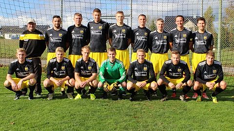 Hinten von links: Thomas Berchtold (Trainer), Kevin Klug, Stefan Walke, Andreas Stetter, Simon Glogger, Patrick Sauter, Dominik Mayer, Johannes Maurer, Marco Waltenberger<br />Vorne von links: Dennis Gaiser, Nicolas Mayer, Julian Rasch, Julian Berger, Stefan Riggenmann, Florian Kloß, Patrick Mayer