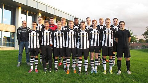 Obere Reihe von Links: Lars Frauenrath, Alexander Hövelmann, Rafael Hautumm, Tarik Fofana, Leonard Brauchler, Jan Borges, Max Merlotte
Untere Reihe von Links: Trainer Hans Uebachs, Marc Hamacher, Tim Keßler, Simon Florian, Marco Sondermann, Jan Krings, Jan Krüger, Leon Stollenwerk, Alexander Korn