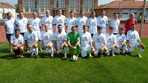 hintere Reihe: Rainer Heil (Betreuer), Marcel Heil, Sven Krille, Simon Dietrich, Marco Lehmann, Martin Scharff, Mark Blumberg (C), Patrick Gebhardt, Marius Richter, Sascha Zickert, Mario Wolf (Trainer)
vordere Reihe: Wilfried Freiberger (Torwarttrainer), Guido Müller, Jens Prinz, Florian Fabig, Daniel Güldener, Daniel Görlich, Stephan Kretschmer, Maik Hagedorn, Dennis Winzer, Kevin Kießling

Es fehlen: Steven Krille, Lukas Zscherneck, Joel-Eric Heyde, Johannes Lösler, Felix Spiegel