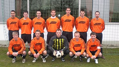 hinten von links:
Eichenseher Martin, Hausladen Stefan, Daschner Matthias, Staudinger Tobias, Döschl Johannes, Kubitschek Florian, Müller Mathias

vorne von links:
Baumann Alexander, Lehner Markus, Prommersberger Ronald, Kiendl Thomas, Preuß Stefan

es fehlen: Kiendl Daniel, Sichelstiel Michael, Schweiger Franz, Jungbauer Markus und Trainer Michael Schneider