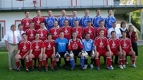 Bezirksliga - Aufstiegsmannschaft 2007/2008

Von oben links: Spielführer Houska Vaclar, Kolarsch Lothar, Manske Sebastian, Schreiner Alexander  Hofbauer Andreas, Dichtleder Andreas, Halilovic Amir, Jozic Marko
Mitte von links: 1. Vorstand Aumeier Hans, 2. Vorstand Egon Moser, Litzlbauer Thomas, Podlesak Jara,    Pesta Jiri, Mühldorfer Markus, Zuck Christian, Saric Robert, Kolarsch Mike, Abteilungsleiter Jungbauer Karlheinz, Stadionsprecherin Koller Simone, Betreuerin Dersch Melanie
Unten von links: Grünberger Markus, Dersch Werner, Eber Benjamin, Grieger Markus, Heisl Josef, Schneider Georg, Flenkenthaler Florian, Gadringer Simon, Groß Martin
