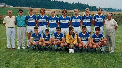 Hinten v.links : Trainer Neulinger,Abt.leiter Meisinger,Antesberger,Kainzinger F.,
Maier H.,Haslinger H.,Schinkinger B.,Flingelli F.,Winklhofer R.,Wimmer Adolf,
Vorne v.links : Märzendorfer M.,Lehner M.,Schneider H.,Huber Chr.,Wimmer Alex,
Kainzinger J.;