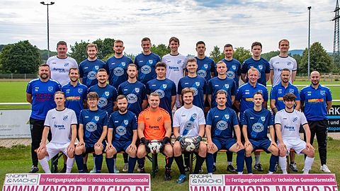 obere Reihe v.l.n.r.: Maximilian Riehle, Luca Schall, Sebastian Schubert, Nico Büttner, Tom Schwarz, Christian Garcia Martin, Fabio Izzicupo, Dominik Celan, Philipp Bosch
mittlere Reihe v.l.n.r.: Thomas Rheinöl, Fabian Schmidt, Manfred Beer, Liam Schall, Alexander Kubicki, Simon Stief, Niklas Nething, Florian Greiner, Christian Dangel, Dirk Augustin
untere Reihe v.l.n.r.: Viktor Vypryshkin, Julian Denzinger, Gregor Junginger, Jonathan Schmitz, Robin Luik, Luis Halama, Robert Körber, Linus Selzer
Es fehlen: Christopher Dangel, Alexander Heer, Vincenzo-Alessio Regole, Jonas Reschl, Maik Fahn, Maximilian Fahn, Steffen Rehm, Tom Schwarz