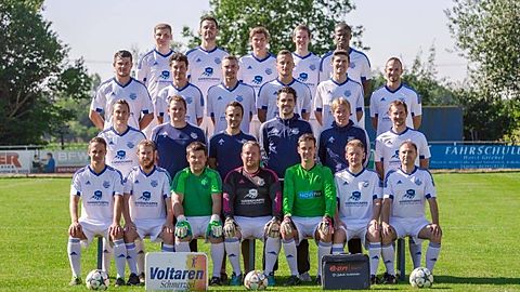 Die zweite Mannschaft des TSV Gernlinden 2016/2017

1. Reihe von links: Peter Brennessel, Steffen Sander, Michael Bauernfeind, Alexander Kovermann, Maximilian Dallinger, Christoph Plutka, Florin Marica

2. Reihe von links: Daniel Huber, Geschäftsführer Hans Facher, Cheftrainer Christian Schneider, Sportdirektor Benjamin Lexa, Trainer 1. Mannschaft Martin Bolz, Daniel Sander

3. Reihe von links: Kastriot Zabelaj, Vincent Brandl-Leschik, Florian König, Tobias Huber, Ilir Hrtica, Robert Schneider 

4. Reihe von links: Jonas Gehring, Sebastian Luberstetter, Patrick Staudigl, Niklas Hilz, Mustafe Saed Dama