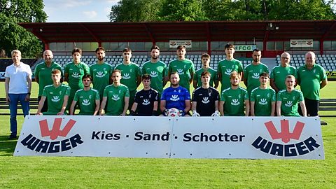 Hinten von links Hauptsponsor Mark Wager, Trainer Armin Resselberger, Noa Komso, Simon Krist, Karl Schmiederer, Lukas Schön, Ernis Zenullahi, Darius Leimer, Lukas Hegele, Bernd Scheu, Betreuer Franz Weber, Betreuer Josef Link; 
vorne von links: Lukas Bschorr, Luca Nelkner, Raphael Schneider, Ranftler, Oliver Handschiegl, Elias Thurn, Philipp Link, Artur Root, Arlind Percuku