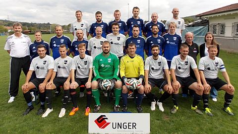 Hintere Reihe v. links: Brändlin Benjamin, Lissner Fabian, Scheurer Thomas, Maier-Blanc Patrick, Berger Danny, Glockner Martin
Mittlere Reihe v. links: Gessner Michael (Trainer), Unger Laura (Betreuerin), Shahgholi Mohsen, Rompineve Sorbello Alfredo, Kettner Michael, Zimmer Patrick, Costa Guiseppe, Lohse Martin, Brodersen Hendrik, Petek Srecko (Betreuer), Unger Tatjana (Sponsor)
Vordere Reihe v. links: Henning Fabian, Petek Florian, Schreiber Benjamin, Berger Norman, Birkenberger Michael, D'Arcangelo Marco, Lund Björn, Vogelbacher Stefan (Kapitän)