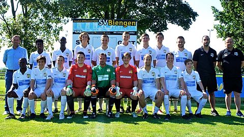 Hintere Reihe von links nach rechts: Christian Schlupf, Awet Tesfalem, Mustapha Darboe, Sebastian Mayer, Jakob Duftschmid, Moritz Mayer, Simon Drechsel, Nico Fuchs, Michael Hofmann, Angelo Orlando (Trainer), Michael Schmidt (Vorstand Sport)
Vordere Reihe von links nach rechts: Koffi Viange, Tobias Klucker, Fabian Federle, Yannick Hellstern, Miguel Blanco, Fabian Salvamoser, Andreas Otter, Daniel Peter (Fußballgott), Raphael Ludwig
Es fehlen: Luca Benz, Kevin Hellstern, Merhawi Mulugeta, Felix Maier, Amin Maatouk, Niclas Blattmann, Lennard Riek