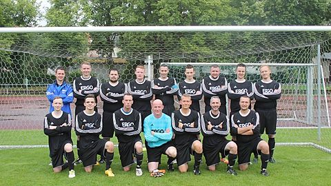 Hintere Reihe v.L.: Tony Schwarzenau, Stephan Stern, Sebastian Jauß, Patrick Holecék, Marek Böhm, Maximilian Groh, Andre Mikuta, Stefan David, Paul Linstedt
Vordere Reihe v.L.: Franz Bahr, Franz Lehmann, Mario Oschmann, Jens Klenner, Martin Pücker, Steffen Bahr (C), Nico Teubert (Trainer)

Es fehlen.: Oliver Otto, Timo-Frederic Eger, Martin Krummrich, Martin Stiller, Michael Wenk, Sebastian Pfeifer, Friedrich Gerstenhauer, Toni Henke (C), David Hahasvili,