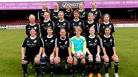 Charlotte Hinz, Sandrina Skerra, Vanessa Franz, Gina Sommer, Ann-Kristin Krüger
Caroline Walschus, Anna Lüders, Sarah Lemm, Sina Podeswa, Carolin Hennig, Marie Ruhnke
Kristina Gay, Sandra Frahm, Svenja Hirschlein, Daniela Langhans, Yvonne Botor, Lena Bach
es fehlen: Susanna Finke, Merle Schneider