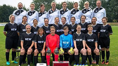 R.u.v.L:A.Lufen,S.Heyer,F.Heyer,C.Anstötz,A.Kuddlich,K.Grebe
R.m.v.L:C.Lindenbaum,K.Liptow,M.Kuller,J.Opdenkam,J.Splinter(C),S.Spliner,C.Metternich,J.Gunning,J.Kessels,L.Becker
R.o.v.L:D.Debock(T),M.Heidenfeld,J.Siepman,M.Holtschoppen,C.v.Oppenkowski,M.Ix,H.Quinders,M.Maas
Es fehlen:N.Nythus,S.Weyers,J.Moritz,Y.Deinert