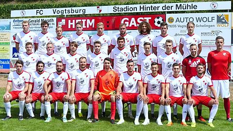 Hinten v.l.: Nikolas Gut, Adrian Gut, Friedrich Keller, Simon Bürkin,
             Marco Hammer, Fabian Zeller, Henry Bohny, Michael Schmieder, 
             Michael Scholz

Mitte v.l.: Julian Wörner, Andreas Mutter, Maximilian König, Lauri Bleyer, 
            Jonas Schmidt, Marius Polzin, Florian Weber, Marius Kasten 
            (Trainer),  Rainer Hinterseh (Co-Trainer)

Vorne v.l.: Benjamin Vogt, Kevin Engist, Sven Schneider, Moritz Kioschus, 
            Marlon Oleschko, Trimor Dogani, Avnor Jakupaj, Dennis Burghart, 
            Fabian Scholz

Es fehlen:  Marius Baldinger, Pascal Baumer, Francesco Buscemi, Janick Durm, 
            Michele Engist, Benedikt Galli, Niklas Gumbert, Georg Häßig,
            Niklas Imbery, Ricardo Jakob, Vincent Kaltenbach, Max Klaus,
            Falko Landerer, Florian Löffler, Joshua Mayer, Sven Meyer,
            Denis Schmidt, Janik  Schneider,  Dennys Segebarth, Marvin Strub, 
            Moritz Weber, Andreas Ziegler