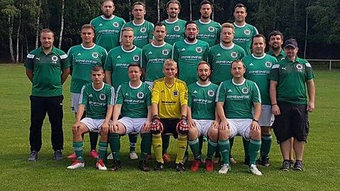 Hinten v.l.n.r.: Helmbrecht Frank, Müller Marcel, Stelzer Yve, Spengler Marcel, Marquardt Jan

Mitte v.l.n.r.: Börner Christoph, Kludass Oliver, Ubl Kevin, Reussner Ronny, Stollberg Christian, Gnad Lucas, Vogel Oliver, Zilling Tobias

Vorne v.l.n.r.: Ziegenfeuter Nico, Dannat Dustin, Theuerkauf Steve, Hüttner Marcel, Hörold Ralf, Wölfer Andreas

Es fehlen: Krämer Christian, Hornung Alexander, Tomm Oliver, Mämecke Justin, Gertke Andre, Gebhardt Eric, Florian Zinecker