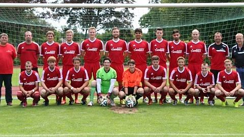 von links oben: Betreuer Ralph Seidel, Abteilungsleiter Sport Andreas Trautner, Michael Schmidtkunz, Matthias Geißelbrecht, Stefan Lukes, Frank Volkert, Christopher Korn, Niklas Kaiser, Felipe Adler, Christian Rummel, Trainer Thomas Baßler, Abteilungsleiter Operativer Bereich Marcus Schomber
von unten Links: Cevat Dincer, Tobias Wechsler, Stefan Meyer, Michael Hirneiß, Simon Einzinger, Alexander Roth, Fabian Bischoff, Andre Hahn, Stefan Benedikt