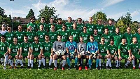 h.v.l.: Abduljabbar Al Shantef, Michael Kutyma, Lukas Lippold, Thanakon Kowan, Lars Birkholz, Malte Falter, Marvin Feierabend, Marvin Hörn, Niklas Meixner

m.v.l.: Daniel Böhmann (Co-Spielertrainer), Alexander Schwab, Markus Halter (Trainer), Manuel Eberhardt, Simon Seubert, Michael Störner, Ingo Schöner, Alexander Drewlau, Dennis Herbold, Markus Afanasev, Andreas Rieth, Marko Lukic, Felix Bauer, Matthias Weller (Spielausschuss), Bernd Hagner (2. Vorstand), Torsten Hörn (1. Vorstand), Volker Killus (Co-Trainer)

v.v.l: Mohamed Kadorah, Stan Menchow, Andreas Kühner, Kai Böhmann, Dennis Schwietz, Luca Eberwein, Fabian Emmerich, Julian Rieth, Pascal Kieser, Yannik Müller, Benedikt Eberhardt, Norbert Farkas, Ivan Krnjic, Tim Gensrich