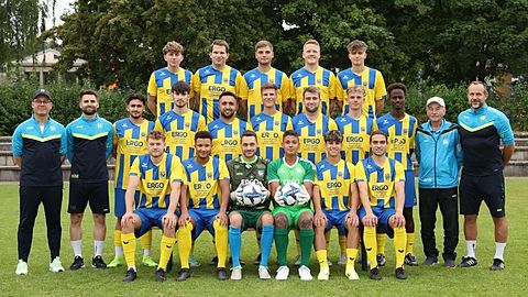 Hinten, von links: Marius Häußler, Felix Werner, Lirdion Sylaj, Simon Hepp, Ben Mersinger.

Mitte, v. l.: Sportlicher Leiter Uwe Ehing, Co-Trainer Manuel Mohr, Adnan Zaydan, Alexander Onser, Ibrahim Ovayolu, Jonathan Burandt, Tim Scherff, Luca Ries, Adem Seid Osman, Torwart-Trainer Waldemar Waletzki, Chef-Trainer Marcin Zukowski.

Vorne, v. l.: Manuel Braig, Fabio Günther, Moritz Steinberg, Yero Kissma Jagana, Cünyet Avlayici, Jakob Kolesch.

Es fehlen: Co-Trainer Mehmet Sahin, Fabio Schumacher, Krystian Kondarewicz, Epoh Senito Epee Noando Epoh, Leon Reiner, Sven Gerster, Eray Cerit.
