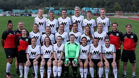 Hinten v. L.: Emily Gebert, Lena Dägele, Celine Rombach, Fabienne Quennet, Luisa Berndt, Paula Lüder

Mitte v. L. : Laura Messinger, Sarah Ehret, Lena Wagner, Aleksandra Wieczorek, Jana Leutner, Jessica Placzek, Viola Schmidle, Laura Braunwarth, Leonie Hug, Tobias Hafner (Trainer), Ingo Ochsenhirt (Trainer)

Vorne v. L.:Lena Werz, Maren Siebler, Ann-Kathrin Zabel, Isabell Würstlin, Maren Dägele, Michaela Zimmermann, Hanna Glöckler

es fehlen: Laura Herbstritt, Chiara Schindler, Jennifer Vögtle