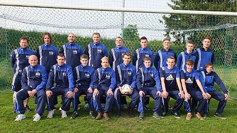 stehend: Trainergespann Norbert Greiner und Karl Donderer, Florian Pfelzer, Frank Schmuderer, Sascha Fellenberg, Maxim Gerb, Sandro Graile, Fabian Fellenberg, Denny Obeser
sitzend: Abt.Ltr. Georg Stötter, Christian Walter, Jonas Plach, Michael Kolland, Julian Walter, Elias Plach, Florian Weber, Sebastian Klimm, Michael Triebe
es fehlen: Markus Hartmann