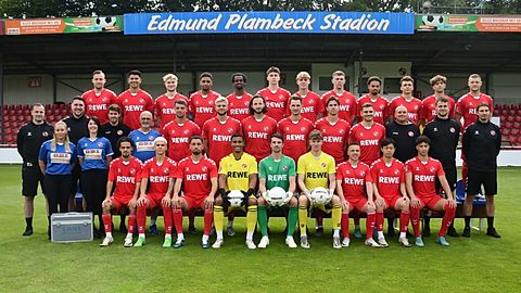 Hintere Reihe, von links nach rechts:

Moritz Niemann, Fabian Grau, Florian Meier, Saibo Ibraimo, Henok Tewolde, Jack James, Falk Gross, Lars Kuchenbecker, Luis Coordes, Nathan Winkler, Phil Sieben, Dane Kummerfeld
Mittlere Reihe, von links nach rechts:

Sebastian Scharrer (Spiel- und Videoanalyst), Jennifer Kießlich (Physiotherapeutin), David Goscianiak (Torwart-Trainer), Vanessa Blunk (Physiotherapeutin), Denny Schiemann (Sportlicher Leiter), Said Parniani (Zeugwart), Manuel Brendel, Yannik Nuxoll, Philipp Koch, Nils Brüning, Moritz Frahm, Andre Wallenborn, Jean-Pierre Richter (Trainer), Max Krause (Co-Trainer), Yannick Petzschke (Co-Trainer)
Vordere Reihe, von links nach rechts:

Jorge Lucas Camacho de Valdoleiros, Nick Selutin, Ersin Zehir, Dave Ceesay, Arne Exner, Fynn Hegerfeldt, Marcell Sobotta, Kangmin Choi, Ayoub Akhber