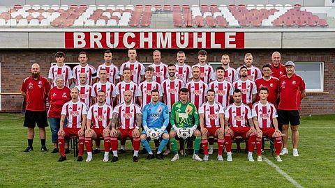 3te Reihe: Tom Stemmer, Lars Görtchen, Peter Opelt, Maximilian Kurth, Nico Paepke, Daniel Blenkle, Pascal Schröder, Tobias Menning, Tim Baum, Torsten Korte (Vizepräsident/Torwarttrainer)

2te Reihe: Martin Weidner (Cheftrainer), Angela Dreetz (Zeugwärtin), Marcel Mittank, Jonas Melzer, Maurice Wilhelm, Niklas Hoffmann, Devrig Hemberger, Patrick Koszuta, Dennis Wagner, Tobias Opitz, Andreas Stemmer (Betreuer), Holger Ohde (Sponsoring) 

1te Reihe: Dennis Dreetz, Benjamin von Malottki, Kevin Dänhardt, Jeremy Großmann, Tim Korte, Toni Kornheim, Kay Hosberg, Leon Menning 

Es fehlen: Niklas Bauer, Paul Kowalke, Dietmar Görtchen (Präsident)