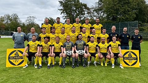 hintere Reihe (von links): Pascal Naas, Dustin Schrade, Jannik Dick, Marvin Haas, Marek Breuer, Jannick Meier
mittlere Reihe (von links): Trainer Matthias Warnstädt, Trainer Achim Sarlette, Sebastian Hallmanns, Nico Müllejans, Nico Faymonville, Stefan Offermann, Leon Dartenne, Andreas Frings, Max Wergen, Abteilungsleiter Frank Hammes, Betreuer Thomas Offermann, Betreuer Finn Wirtz
vordere Reihe (von links): Dennis Wirtz, Thanh Hung Nguyen, Kevin Wirtz, Tim Breuer, Maurice Klöppel, Semir Grahic, Benchaa Boudia, Alexander Kast
es fehlen: Tobias Krischer, Yannick Braun, Nico Breuer, Hannes Huben, Marcel Nowak, David Wynands, Geron Breuer, Jonas Schlepütz, Dane Brüggemann, Andreas Kayser, Felix Matuschek