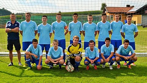 h.v.l. Trainer Christian Schröger, Thomas Schröger, Marcel Wallner, Gregor Seipelt, Andreas Weishäupl, Matthias Obermüller, Niklas Rott, Benedikt Fesl, Tobias Schlickenrieder
v.v.l. Michael Maier, Matthias Pilsl, Julian Lindner, Christian Andorfer, Matthias Miggisch, Fabian Sicklinger
Es fehlen: Trainer Wolfgang Wosnitza, Sven Wosnitza, Kevin Pilsl