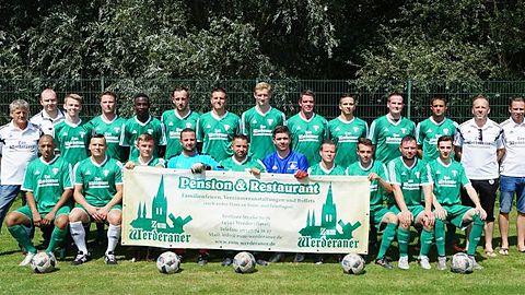 Vordere Reihe von links nach rechts:
Alex Lukas, Bryan Schauksdat, Niklas Karalus, Till Heinrich, Patrick Plöhn, Sebastian Diehl, Daniel Koschinsky,
Lars Simon, Erik Brandt, Aaron Haupt
 
Hintere Reihe von links nach rechts:
Bernd Hix (Team-Manager), Chris Lachmann (Mannschaftsbetreuer), Dennis Jüngling, Kim Holland, Bate Bofana, John Hermsdorf, Christian Zander, Marcel Huth, Nico Seide, Laszlo Kovacs, Malte Kempf, Peter Franke, Edgar Hecht (Trainer), Christian Jäger (Co-Trainer)
 
 
 
 
Es fehlen:
Bianka Schauksdat (Zeugwartin), Louis Geske, Martin Bartusch, Erik Gottschalk, Paul Stodolny, Maximilian Bodenstab &amp; Gregor Lohse