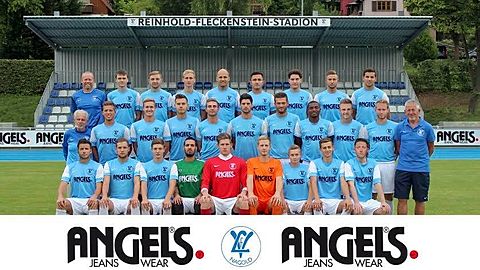 Unser Verbandsliga-Team spielt in der Saison 2014/2015 die zweite Spielzeit in der Verbandsliga. Das Ziel ist der Klassenerhalt. Darüber hinaus will VFL-Coach Sven Hayer mit seinem Team für die ein oder andere Überraschung in der Liga sorgen!