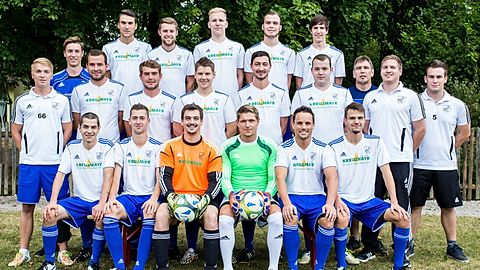 Oben von links: Kather Alexander, Martin Adrian, Schnürch Niklas, Hauber Florian, Kröner Michael, Hauber Daniel, Mitte von links: Weber Carsten, Karg Daniel, Sporer Christopher, Obermeier Daniel, Rehm Andreas, Kössl Manuel, Trainer Ried Joachim, Betreuer Leixner Christian, 1. Vorstand Sporer Christoph, Unten von links: Ahmon Magnus, Kotz Maximilian, Neal Dennis, Wudtke Thomas, Klein Florian, Stahl Tobias, Auf dem Foto fehlen: Hauber Stefan, Röder Sebastian, Herz Armin, Foto von Tobias Fuhrmann