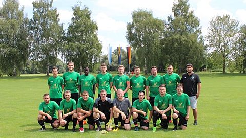 Hintere Reihe von links: Silvio Spitzler, Michael Mecklinger, Yaya Demba, Kevin Mückstein, Patrick Storost, Claudiu Racila, Michael Hahn, Artur Domke, Trainer Salvatore Morelli
Vordere Reihe von links: Victor Lebedew, Stefan Baumann, Florian Schmid, Martin Bechtold, Gerome Krüger, Herwig Lösch, Ivan Stiglec und Fabian Kapfer.