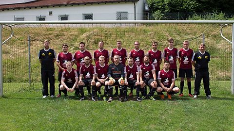 Hintere Reihe von links: Michael Kanbach, Alexander Noll, Daniel Dombrowski, Patrick Wölfl, Phillip Treichel, , Michael Schricker, Alexander Bromber, Daniel Ernstberger, Trainer Heinz Budnik
Vordere Reihe von links: Nico Trauner, Tayfun Kizilarslan, Timo Pätzold, Bock Andreas, Jürgen Reiser, Tarik Kahraman, Bernhard Ernstberger