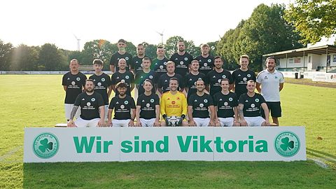Obere Reihe von links nach rechts: Florent Fejzullahu, Max Kreitz, Nico Meuser, Dennis Geuenich, Max Schorn
Mittlere Reihe von links nach rechts: Gino Neidel, Luca Werner, Jan Pelzer, Jonas Pieck, Pascal Arlt, Lennart Reufsteck, Michael Rühlemann, Arne Laven, Daniel Niemeier
Vordere Reihe von links nach rechts: Claudio Truglio, Yasin Karagülle, Mario Dubis, Marco Niemeier, Luca Martini, Neil Sommer, Dustyn Hannes

Es fehlen: Kai Schiffer, Norman Hack, Leon Wiesen, Felix Warschewski, Calvin Jäschke, Marc Hechel, Marc Zuber, Vitalii Kruzhkovetskyi