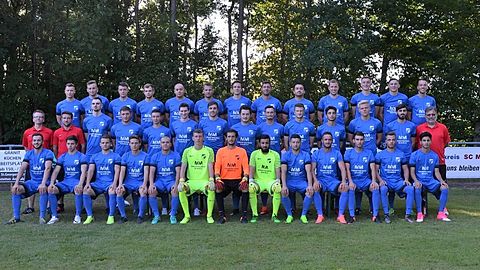 Hinten v.L.: Marc-Robin Dück, Robin Dostmann, Yannick Schinzig, Hendrik Barleon, Manuel Dück, Samuel Haberstroh, Thomas Unger, Benedict Konrad, Wahidullah Rahnuma, Christian Kranz, Marvin Baumer, Sandro Rautenberg, Felix Tritsch
Mitte v.L.: Sascha Blum (1.Mannschaft), Michael Kurapkat (Trainer, 1.Mannschaft), Adrian Flum, Sascha Rautenberg, Daniel Buttinger, Dennis Kiser, Christian Schopp, Benedikt Hügele, Max Neininger, Pius Fischer, Hüseyin Bulut, Niklas Schneider, Pascal Thoma, Stephan Zäh (Trainer, 2.Mannschaft)
Vorne v.L.: Marc Friedrich, Vincent Przibylla, Tobias Landerer, Leon Friedrich, Lukas Hauser, Christian Michelis, Matthias Zäh, Ahmed Ghandour, George-Constantin Guiman, Besnik Berisha, Tim Tritsch, Tim Groehn, Hasan Bulut